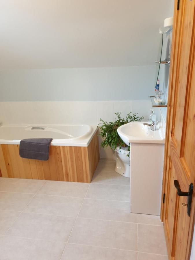 Nellies Cottage B&B Kilcogy Экстерьер фото